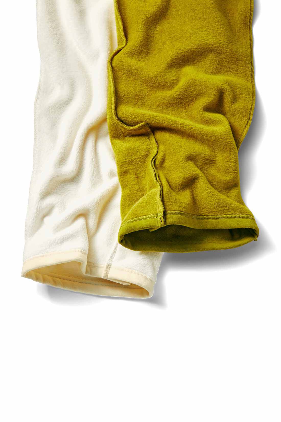Real Stock|リブ イン コンフォート　まるで着る毛布！ 激ぬく裏シャギーのらくちんストレートパンツ〈デニム〉|内側はまるっと激ぬくシャギー。やわやわ、ぬくぬく、ふさふさの気持ちよさ！　※お届けするカラーとは異なります。