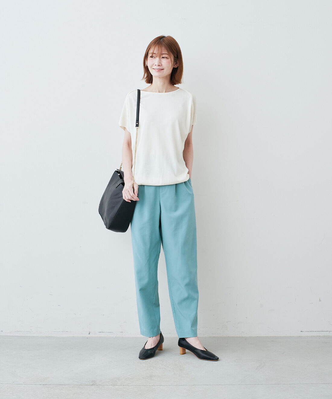 IEDIT|IEDIT[イディット]　接触冷感・吸汗速乾・UVカット スーさらエアノビ 涼やかタックテーパードパンツ【まとめ買いキャンペーン】|モデル身長：165cm　着用サイズ：M