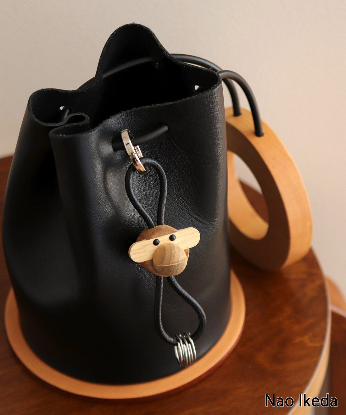 SeeMONO|デンマークからやってきたモンキーキーリング〈ＢＬＡＣＫ〉／ＫＡＹ　ＢＯＪＥＳＥＮ　ＤＥＮＭＡＲＫ|シンプルなバッグにつければかわいいアクセントに。