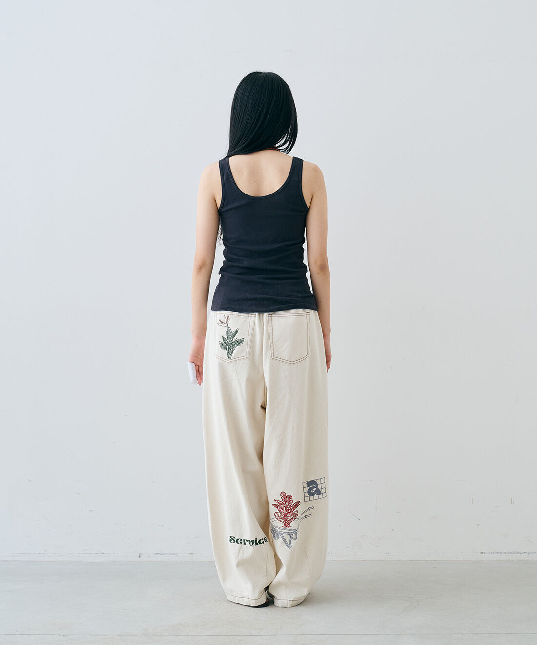 MEDE19F|アート刺繍をほどこした ワイドパンツ〈生成り〉とEDER SHOES 1542 NERO / 13のコーディネート