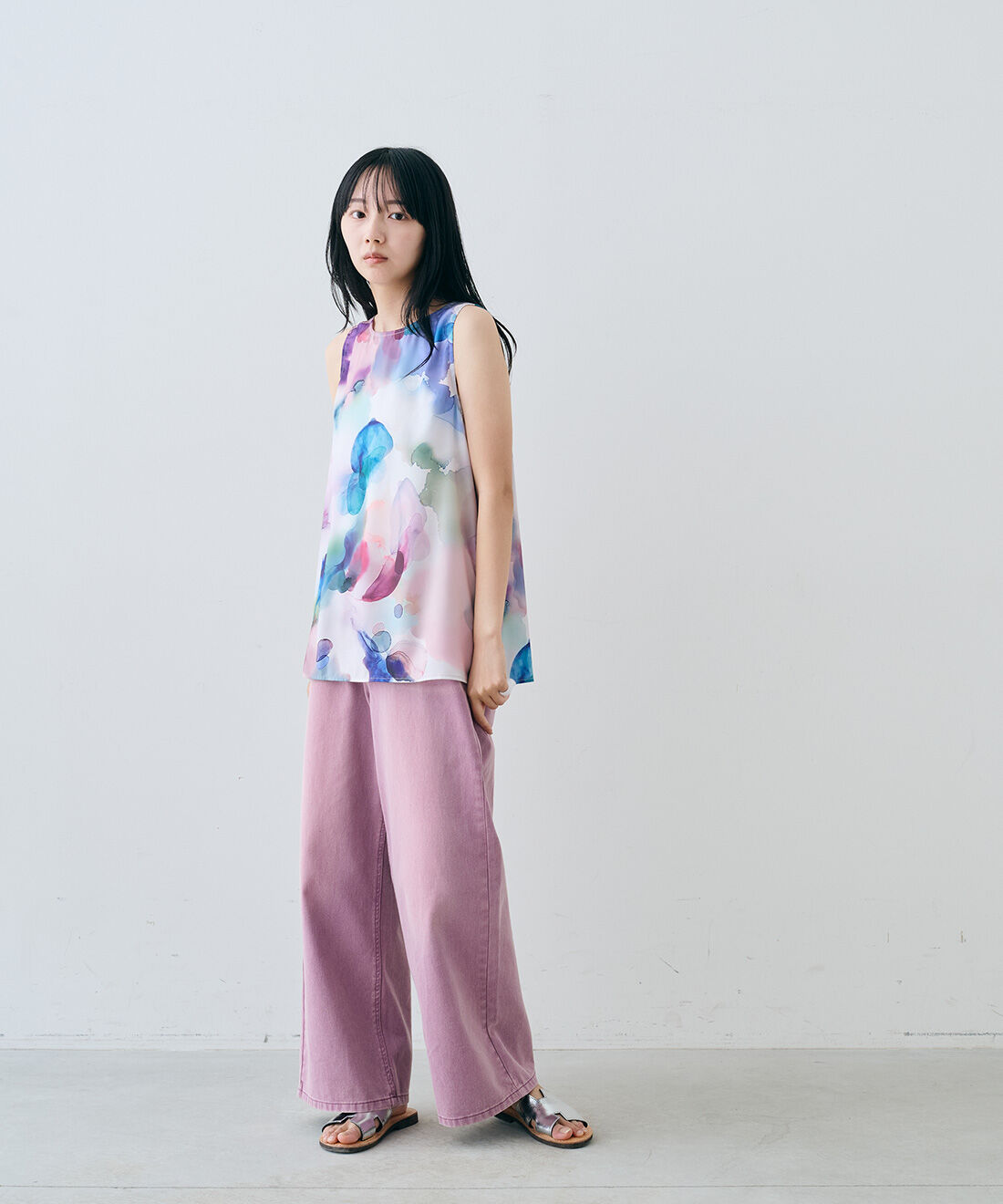 MEDE19F|インクを垂らしたようなマーブルプリント トップスセット〈マーブルピンク〉とEDER SHOES 1398 ARGENTO /NATURALEのコーディネート