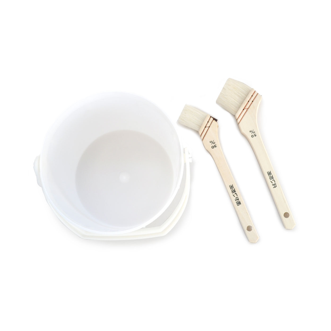 フェリシモ女子DIY部ダイレクト便|30mm（コーナー用）＆50mm幅（広い面用）刷毛付きポリバケツ|セット内容：30mm幅（コーナー用）刷毛、50mm幅（広い面用）刷毛、ポリ下げ缶2L