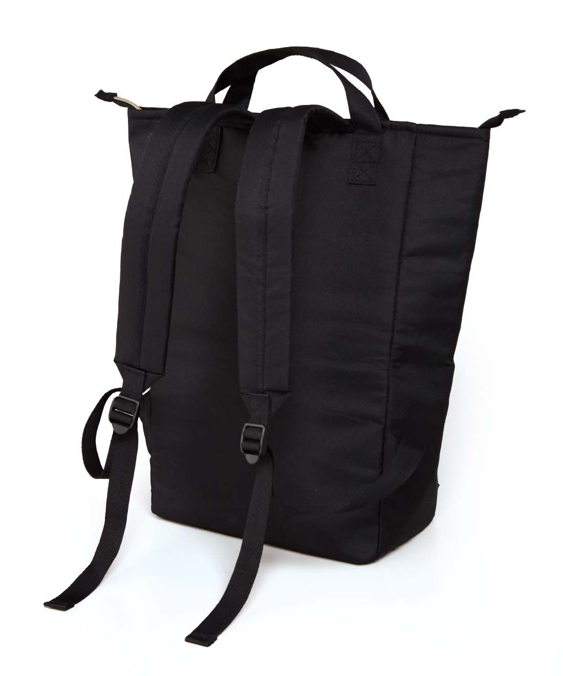 L'AMIPLUS|ラミプリュス　たっぷり入って両手フリー！　お買い物らくらく保冷リュック〈ブラック〉|クッション入りショルダーストラップで背負い心地も快適。