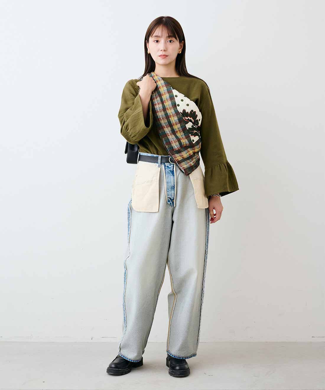mensha!|ネグリジェ気分のコットン微起毛 ベルスリーブトップスと[初回お試し209円OFF] 大判ダブルガーゼスカーフとネグリジェ気分のコットン微起毛 ベルスリーブトップスのコーディネート