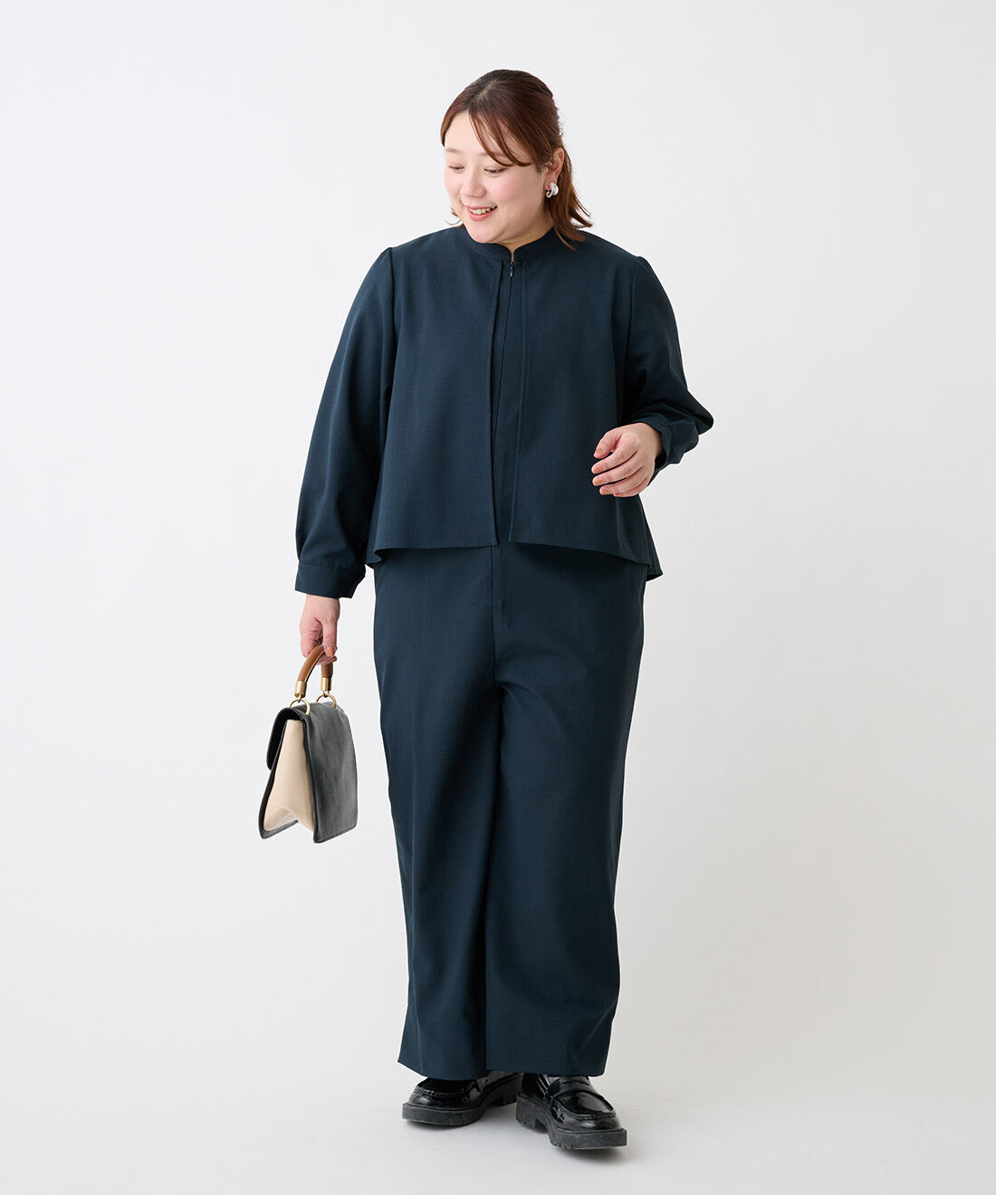 Live in  comfort|リブ　イン　コンフォート　はまじとコラボ　着るだけでコーデが完成！ここぞという時に頼れるオールインワン|158cm３L着用