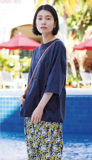 すそが絞れるTシャツ