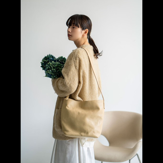 
福岡の鞄作家が作った　職人本革のエトランドルバッグ
